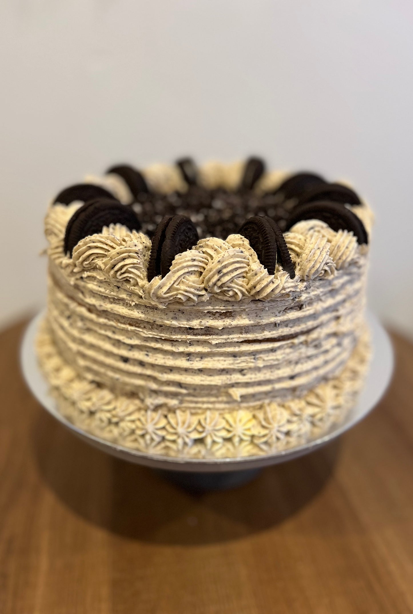 Delicious vegan cookies and cream cake, perfect for birthdays or celebrations. Order online from Sweet Almond in Dublin!