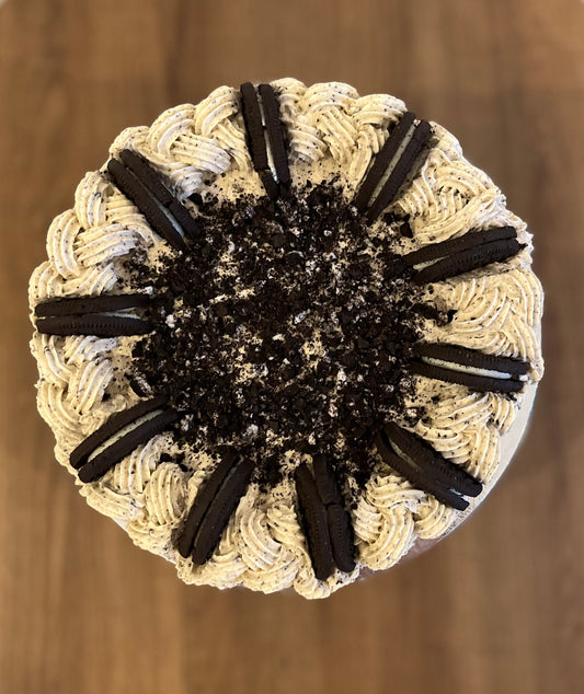 Delicious vegan cookies and cream cake, perfect for birthdays or celebrations. Order online from Sweet Almond in Dublin!